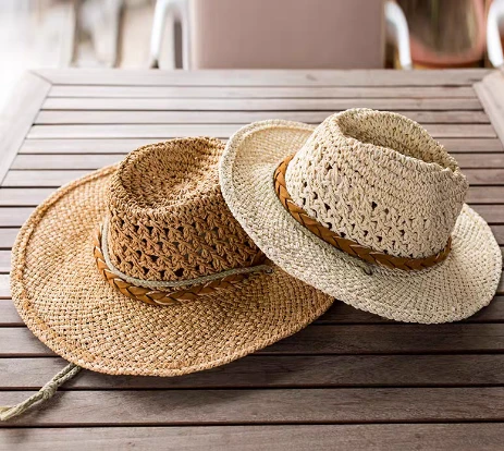 Papir tkane dame kape na plaži