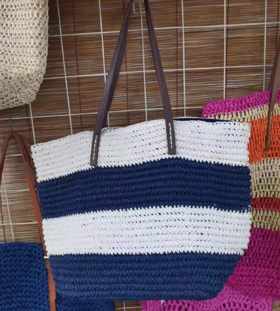Ženska velika torba u bež i crne pruge