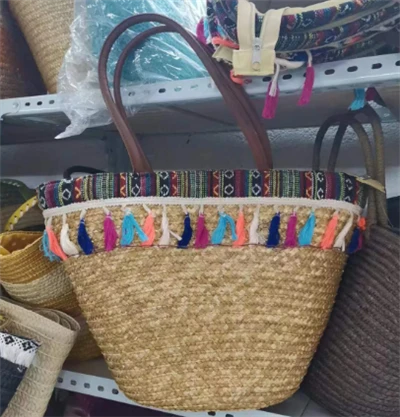 Šarene rese pšenice žene slamke