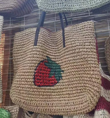 Velika papirnata ženska torba za plažu Strawberry