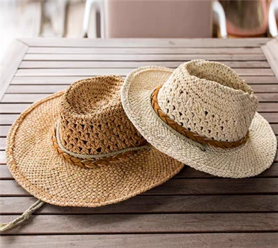 Papir tkane dame kape na plaži